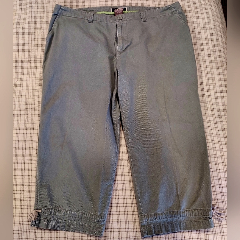 Women's green cotton capris sz 18W